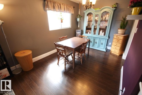 8607 35A Avenue, Edmonton, AB - Indoor Photo Showing Dining Room