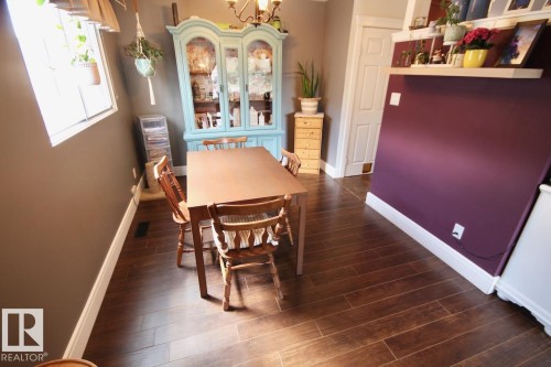 8607 35A Avenue, Edmonton, AB - Indoor