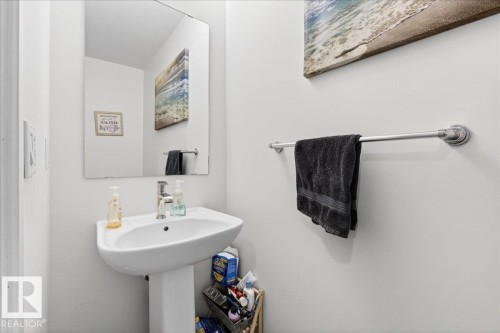 3780 Erlanger Drive, Edmonton, AB - Indoor Photo Showing Bathroom