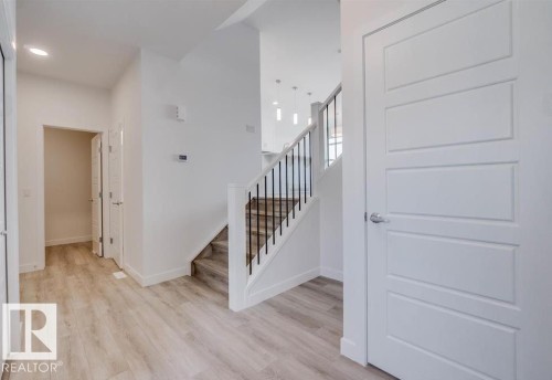 3780 Erlanger Drive, Edmonton, AB - Indoor Photo Showing Other Room