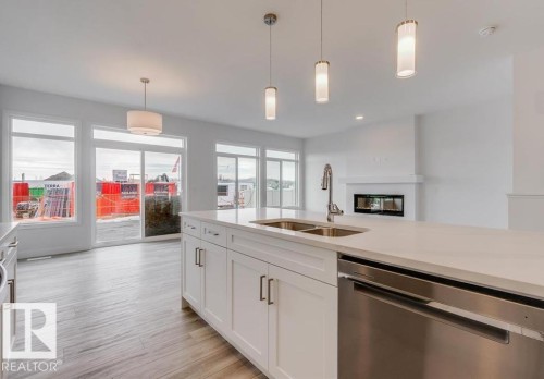 3780 Erlanger Drive, Edmonton, AB - Indoor Photo Showing Kitchen With Double Sink