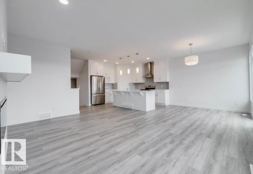 3780 Erlanger Drive, Edmonton, AB - Indoor Photo Showing Kitchen