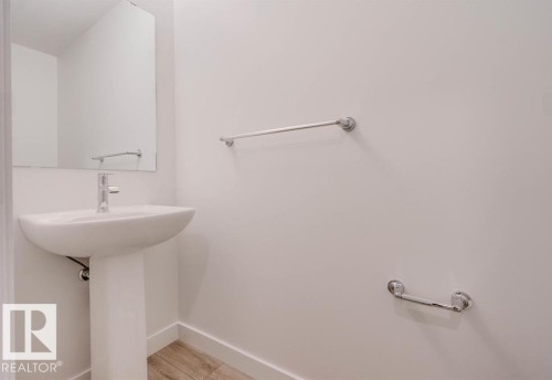 3780 Erlanger Drive, Edmonton, AB - Indoor Photo Showing Bathroom