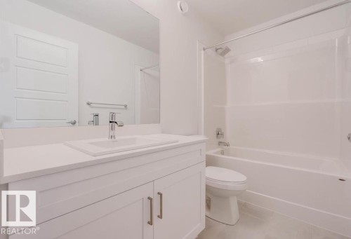 3780 Erlanger Drive, Edmonton, AB - Indoor Photo Showing Bathroom