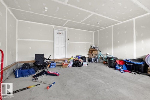 3780 Erlanger Drive, Edmonton, AB - Indoor Photo Showing Garage