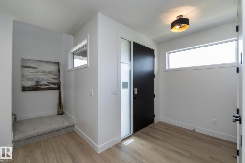 4541 Knight Wynd, Edmonton, AB - Indoor Photo Showing Other Room