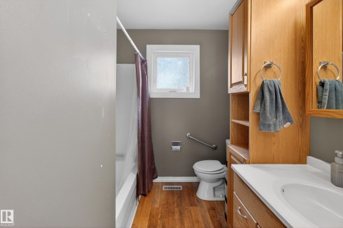 47 Duke Drive, Lamont, AB - Indoor Photo Showing Bathroom