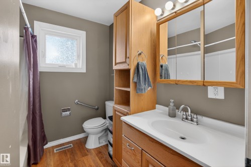 47 Duke Drive, Lamont, AB - Indoor Photo Showing Bathroom