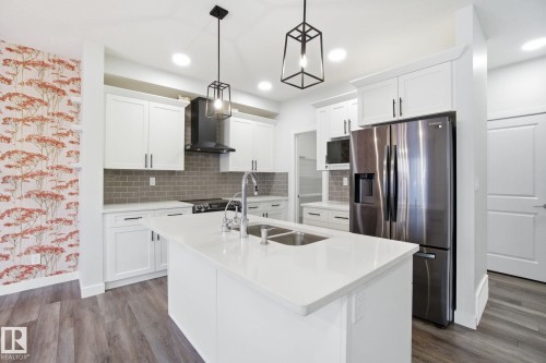19732 28 Avenue, Edmonton, AB - Indoor Photo Showing Kitchen With Stainless Steel Kitchen With Double Sink With Upgraded Kitchen