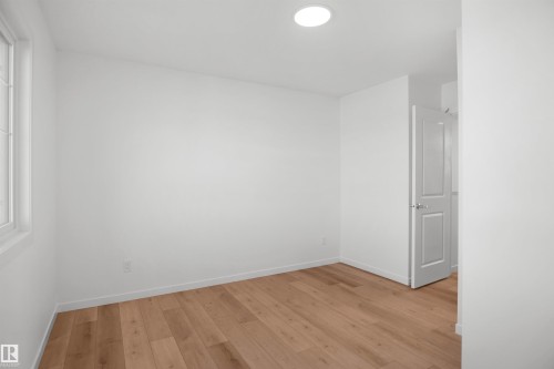 1324 9 Street Nw, Edmonton, AB - Indoor Photo Showing Other Room