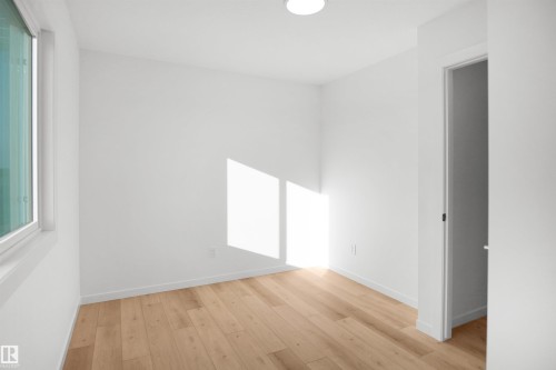 1324 9 Street Nw, Edmonton, AB - Indoor Photo Showing Other Room
