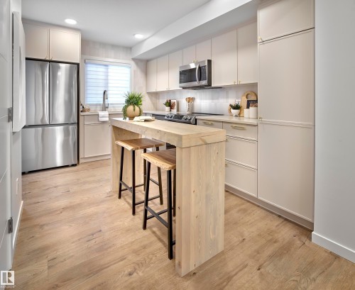 1324 9 Street Nw, Edmonton, AB - Indoor Photo Showing Kitchen With Upgraded Kitchen