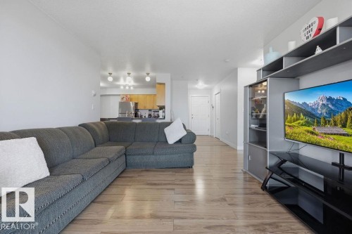 116 920 156 Street, Edmonton, AB - Indoor Photo Showing Living Room