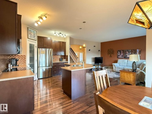 43 Selkirk Place, Leduc, AB - Indoor Photo Showing Kitchen