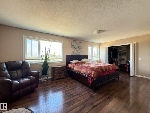 43 Selkirk Place, Leduc, AB - Indoor Photo Showing Bedroom