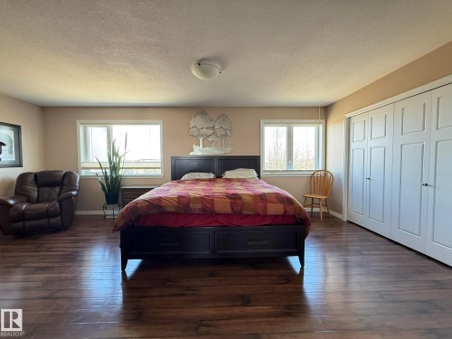 43 Selkirk Place, Leduc, AB - Indoor Photo Showing Bedroom