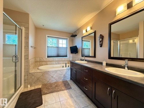 43 Selkirk Place, Leduc, AB - Indoor Photo Showing Bathroom