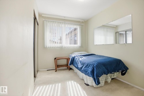 10667 65 Street, Edmonton, AB - Indoor Photo Showing Bedroom