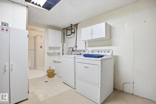 10667 65 Street, Edmonton, AB - Indoor Photo Showing Laundry Room