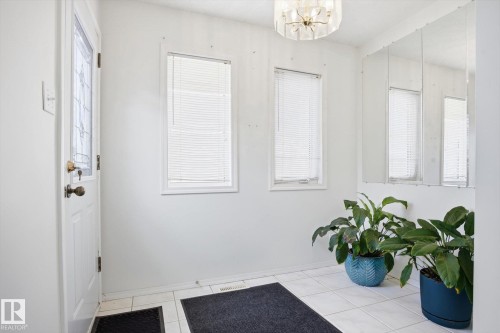 10667 65 Street, Edmonton, AB - Indoor Photo Showing Other Room