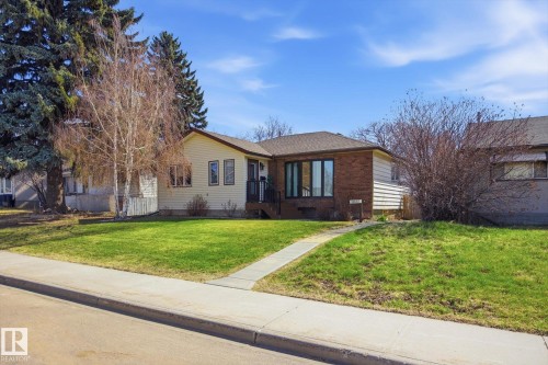 10667 65 Street, Edmonton, AB - Outdoor With Facade