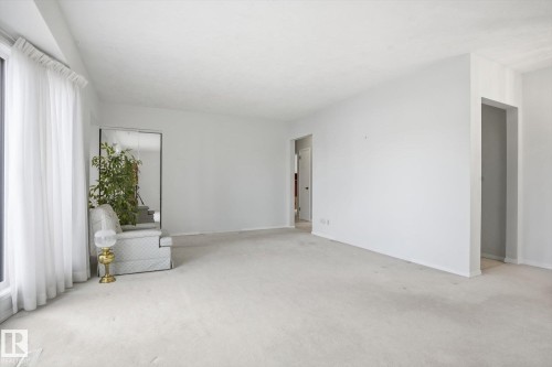 10667 65 Street, Edmonton, AB - Indoor Photo Showing Other Room