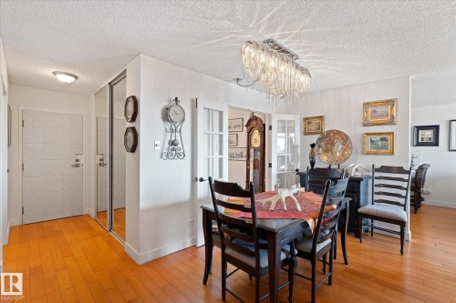 1002 9923 103 Street, Edmonton, AB - Indoor Photo Showing Dining Room