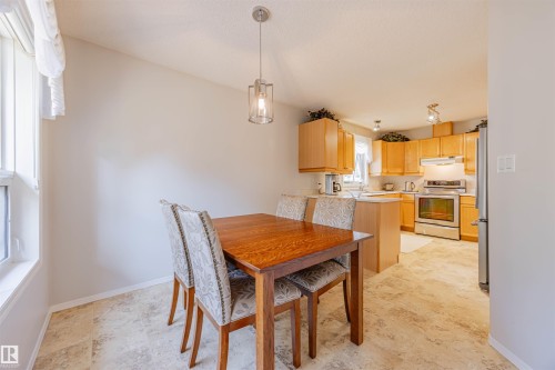 128 215 Blackburn East Drive, Edmonton, AB - Indoor