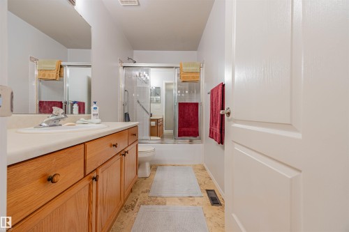128 215 Blackburn East Drive, Edmonton, AB - Indoor Photo Showing Bathroom