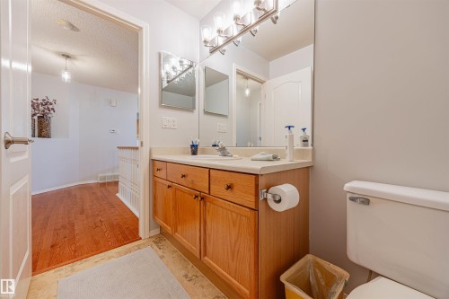128 215 Blackburn East Drive, Edmonton, AB - Indoor Photo Showing Bathroom