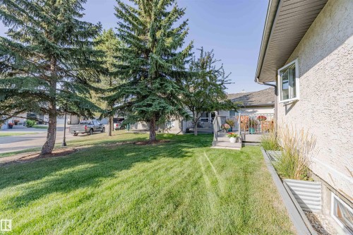 128 215 Blackburn East Drive, Edmonton, AB - Outdoor