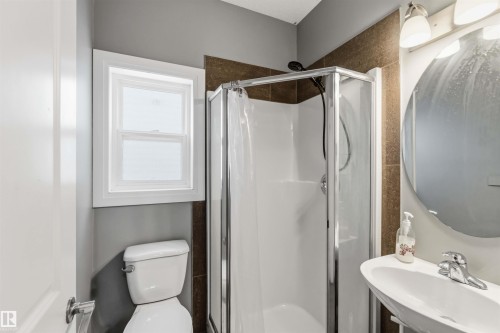 3563 14 Street, Edmonton, AB - Indoor Photo Showing Bathroom