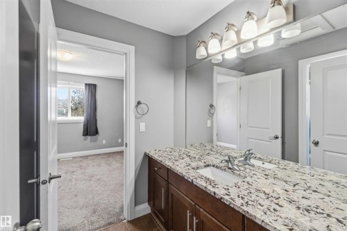 3563 14 Street, Edmonton, AB - Indoor Photo Showing Bathroom