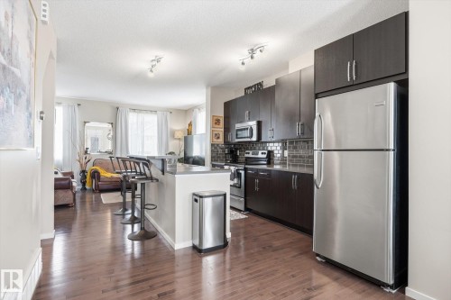 153 603 Watt Boulevard, Edmonton, AB - Indoor Photo Showing Kitchen