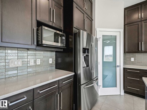 7515 173 Avenue, Edmonton, AB - Indoor Photo Showing Kitchen