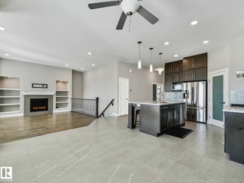 7515 173 Avenue, Edmonton, AB - Indoor Photo Showing Kitchen With Upgraded Kitchen
