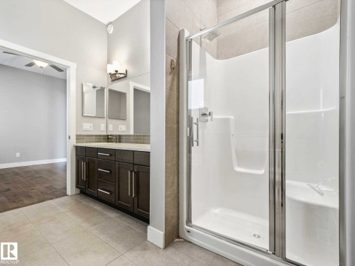 7515 173 Avenue, Edmonton, AB - Indoor Photo Showing Bathroom