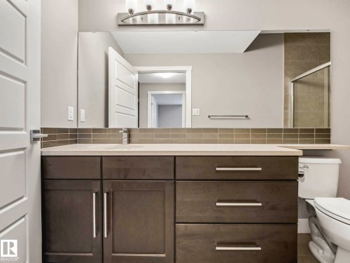 7515 173 Avenue, Edmonton, AB - Indoor Photo Showing Bathroom