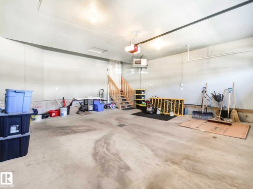 7515 173 Avenue, Edmonton, AB - Indoor Photo Showing Garage