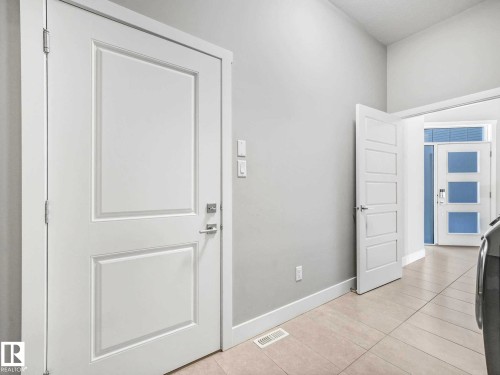 7515 173 Avenue, Edmonton, AB - Indoor Photo Showing Other Room