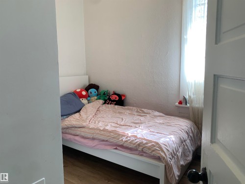 11305 89 Street, Edmonton, AB - Indoor Photo Showing Bedroom