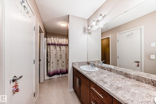 17304 73 Street, Edmonton, AB - Indoor Photo Showing Bathroom