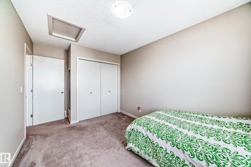 17304 73 Street, Edmonton, AB - Indoor Photo Showing Bedroom