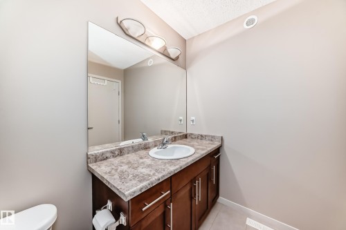 17304 73 Street, Edmonton, AB - Indoor Photo Showing Bathroom
