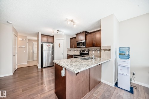 17304 73 Street, Edmonton, AB - Indoor Photo Showing Kitchen