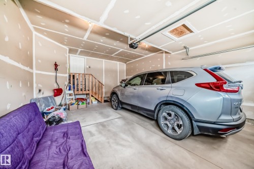 17304 73 Street, Edmonton, AB - Indoor Photo Showing Garage