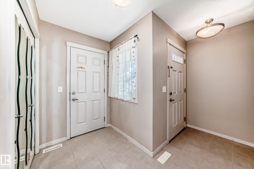17304 73 Street, Edmonton, AB - Indoor Photo Showing Other Room