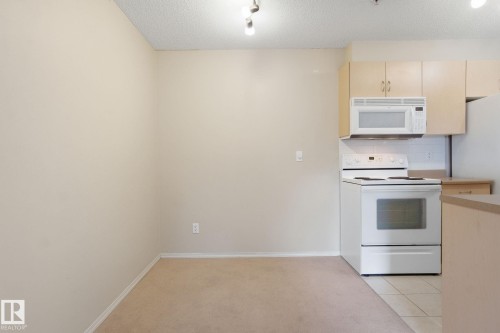 214 17011 67 Avenue, Edmonton, AB - Indoor Photo Showing Kitchen