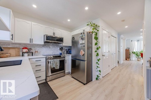 12828 126 Street, Edmonton, AB - Indoor Photo Showing Kitchen
