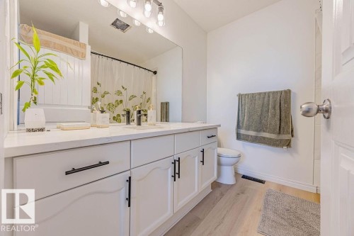 12828 126 Street, Edmonton, AB - Indoor Photo Showing Bathroom